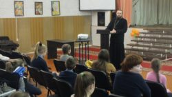 28 января 2021 г. иерей Максим Долгий провел беседу с учащимися гимназии г. Ляховичи