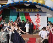 13 июня 2025 г. иерей Максим Долгий присутствовал на районном выпускном для учащихся средних школ